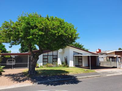 House For Sale in Chrismar, Bellville