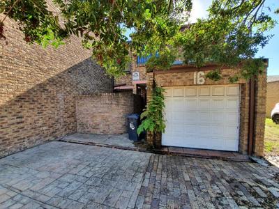 Townhouse For Rent in Chantecler, Cape Town