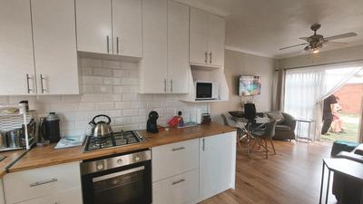 Apartment / Flat For Rent in Oakglen, Bellville