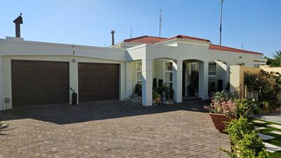 Townhouse For Rent in Sonstraal Heights, Durbanville